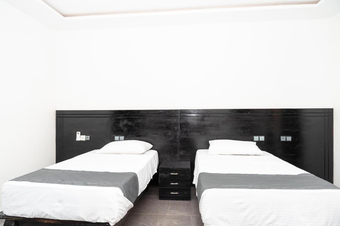 Airport Inn Hotel Lome Exterior photo